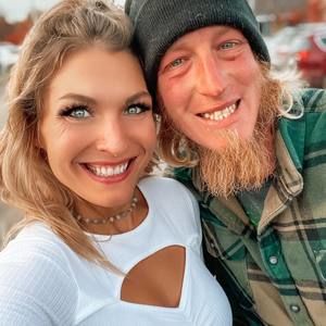 Meet your Posher, Becca